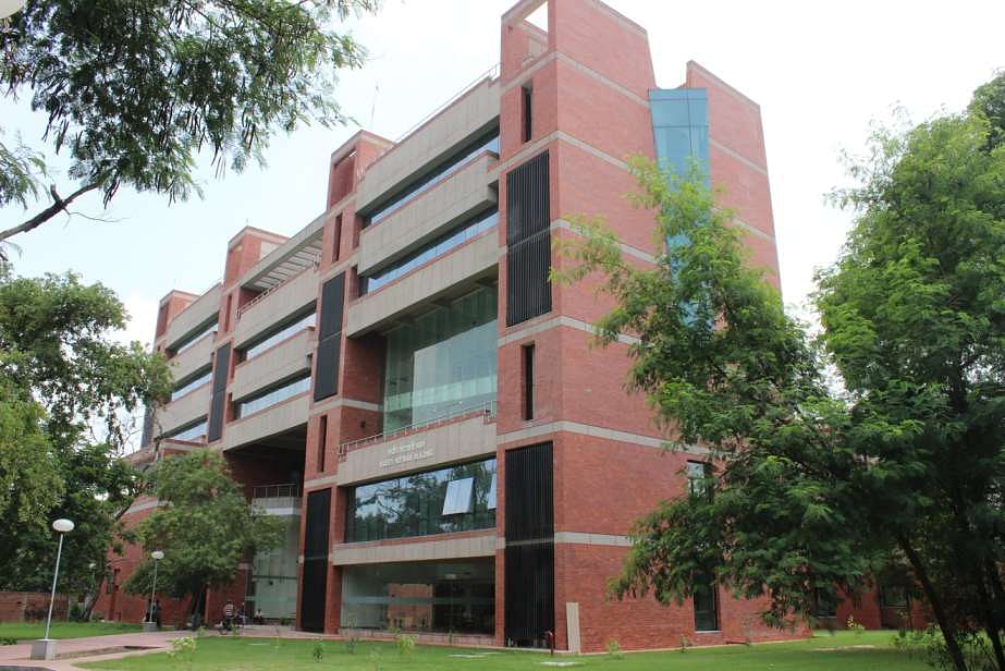 IIT Kanpur Launches Four New e-Masters Programmes in Cyber