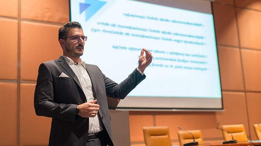 Expert Talk: Data Science vs. Data Analytics vs. Machine Learning Expert Talk: Data Science vs. Data Analytics vs. Machine Learning