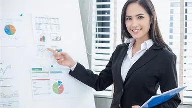 Top Business Marketing Course to Launch Your Marketing Career in 2026