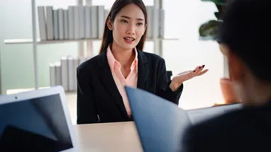 Top OOPs Interview Questions and Answers With Examples for 2026